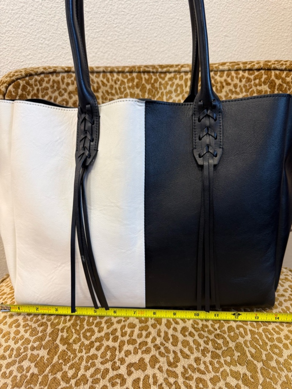💯Auth! LANVIN Black & White Leather Tote/Shoulder Bag w Tassels & Gold Hardware - Picture 8 of 16